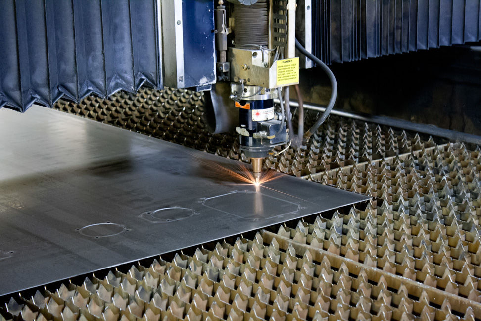 Lazer Kesim ve Kaynak: Metal İşleme Dünyasını Dönüştüren İleri Üretim Teknolojileri